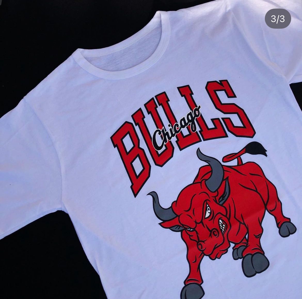 playera de bull chicago con la mascota del equipo